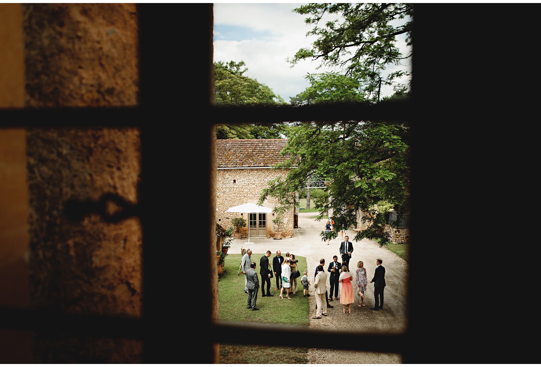 wedding guests arriving at the wedding