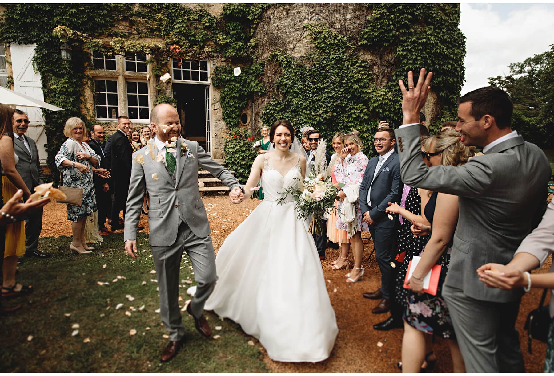 the bride & groom at Château Cazenac